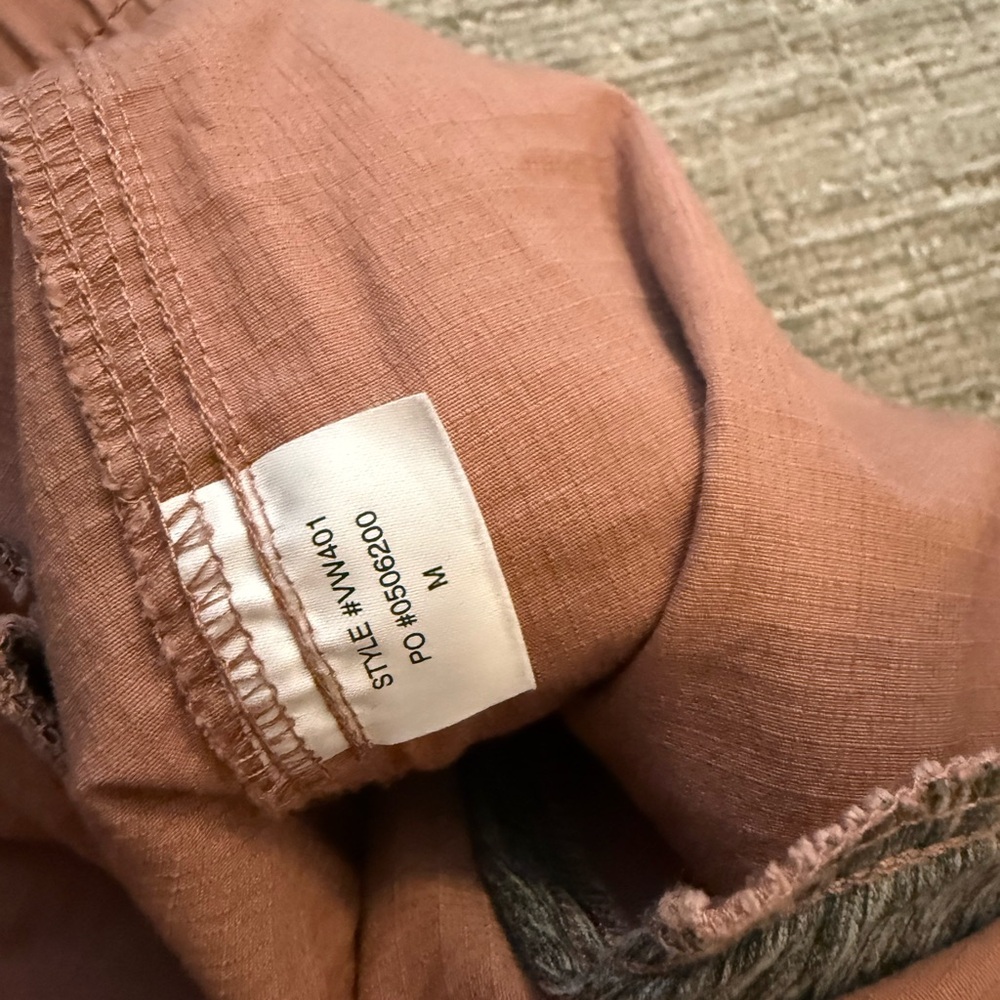 Vuori Ripstop Women's Ankle Pants in Soft Pink medium - Picture 4 of 4